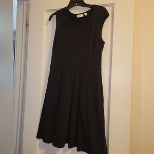 Black sleeveless dress
